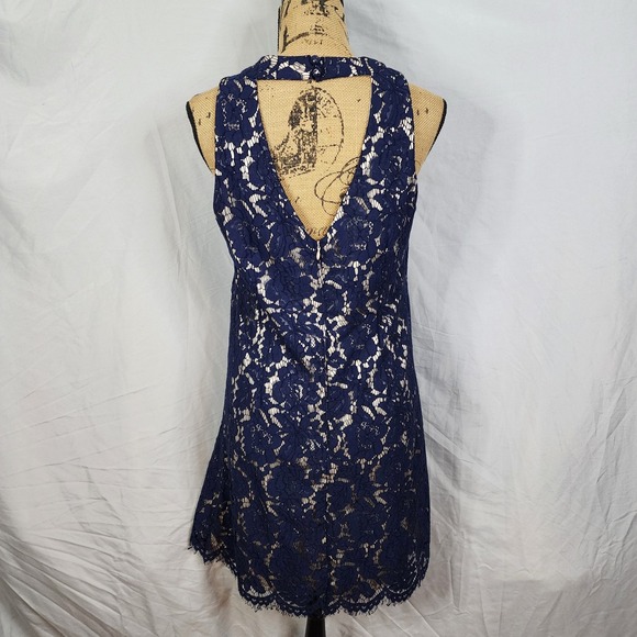 VINCE CAMUTO Size 8 Blue Floral Lace Overlay Open Back Cocktail Dress Mini Shift - Picture 1 of 11